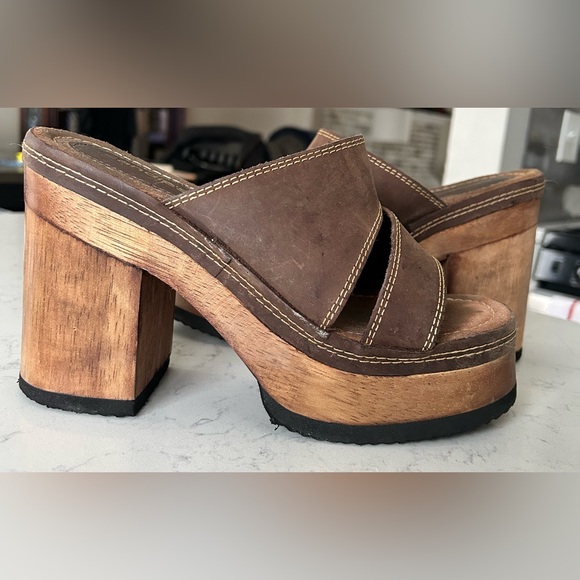 Vintage Y2K Candie’s Leather Platform Chunky Wooden Heel Sandals - Picture 2 of 13